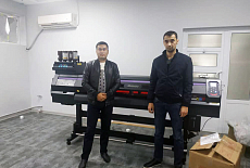 Запуск УФ-принтера Mimaki UCJV150 в полиграфической компании Узбекистана