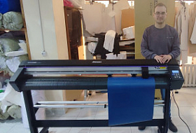 Инсталяция режущего плоттера Mimaki на фабрике спортивной одежды